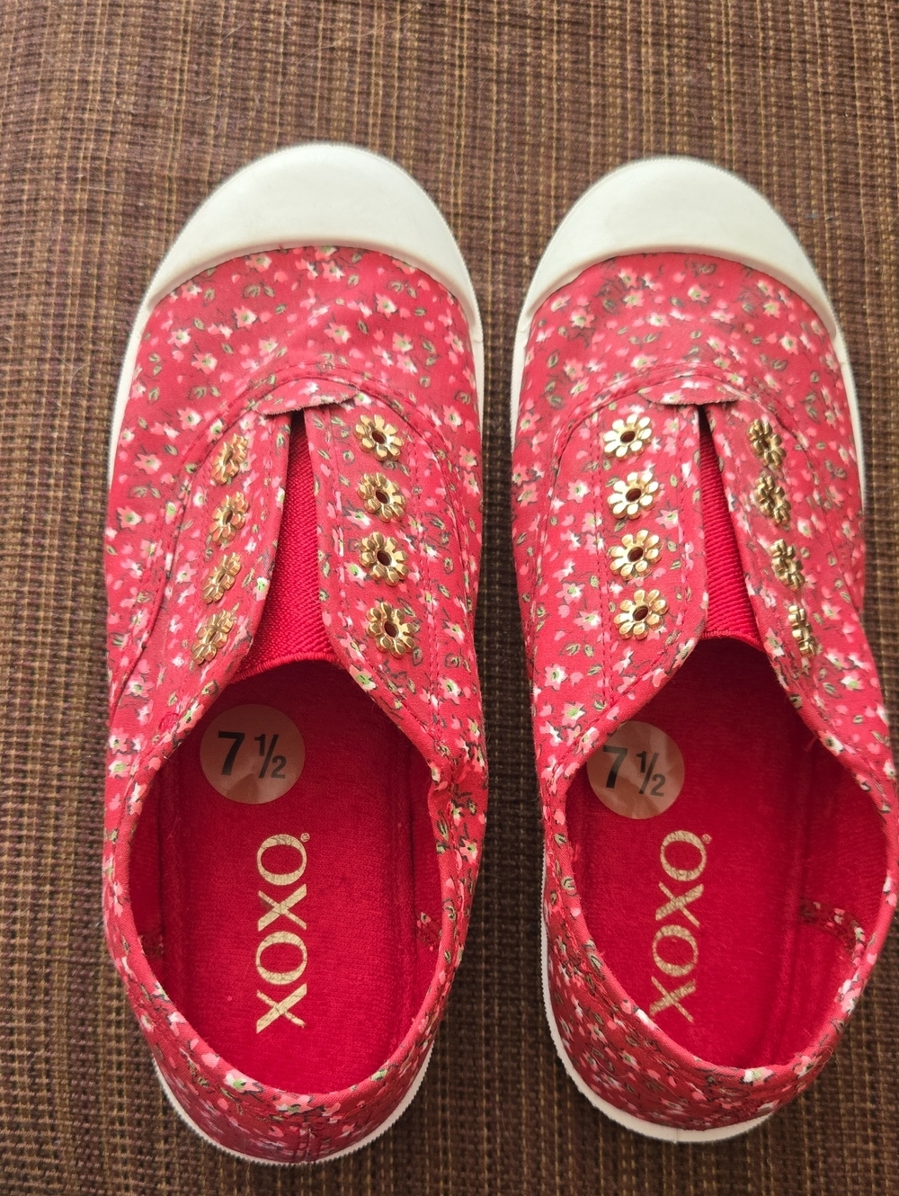 XOXO Ladies Coral Red Floral Slip-On Sneakers with Gold Flower Studs